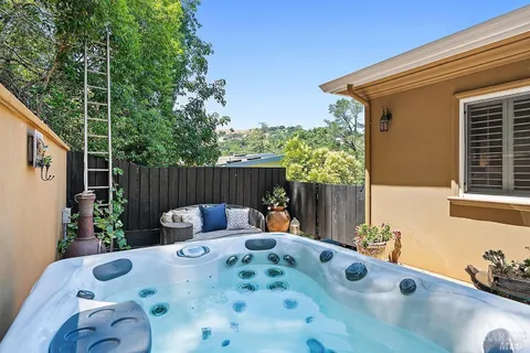$2,300,000 | 444 The Alameda, San Anselmo, CA 94960