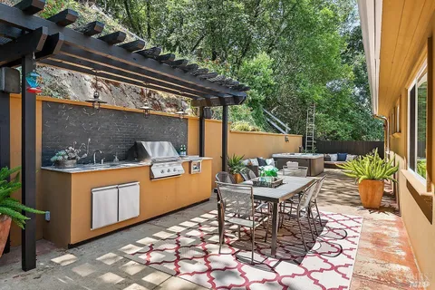 $2,300,000 | 444 The Alameda, San Anselmo, CA 94960