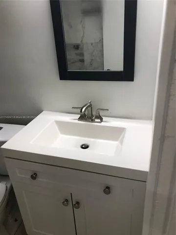 $1,850 | 944 Meridian Avenue, Unit 5, Miami Beach, FL 33139