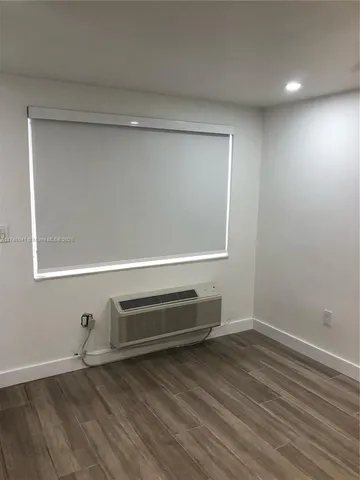 $1,850 | 944 Meridian Avenue, Unit 5, Miami Beach, FL 33139