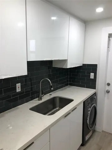 $1,850 | 944 Meridian Avenue, Unit 5, Miami Beach, FL 33139