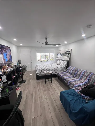 $1,850 | 944 Meridian Avenue, Unit 5, Miami Beach, FL 33139