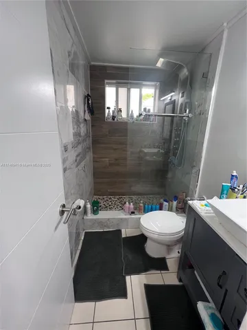 $1,850 | 944 Meridian Avenue, Unit 5, Miami Beach, FL 33139