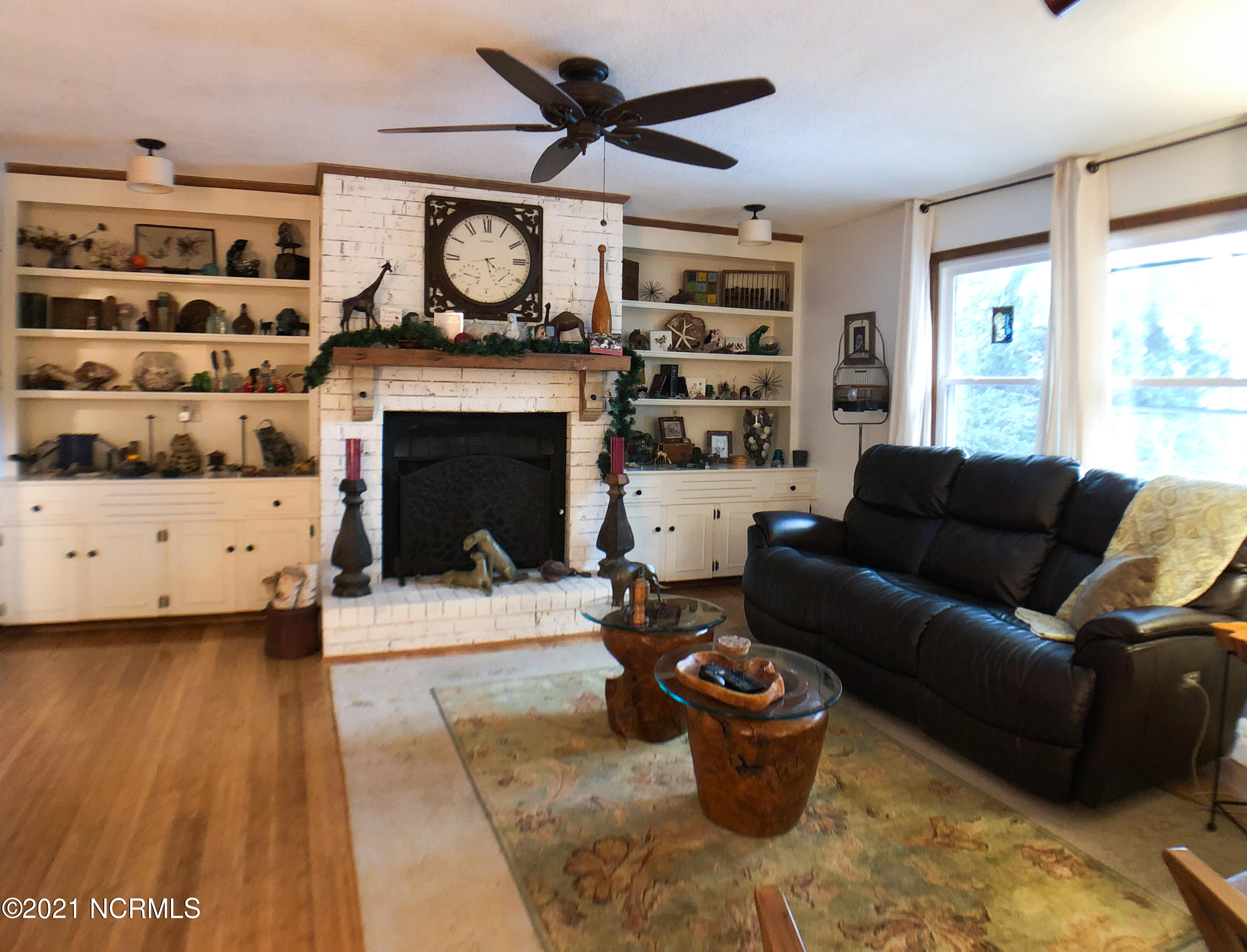 1020 Fillmore Road Southport, NC 28461 - Photo 4 of 22 Living