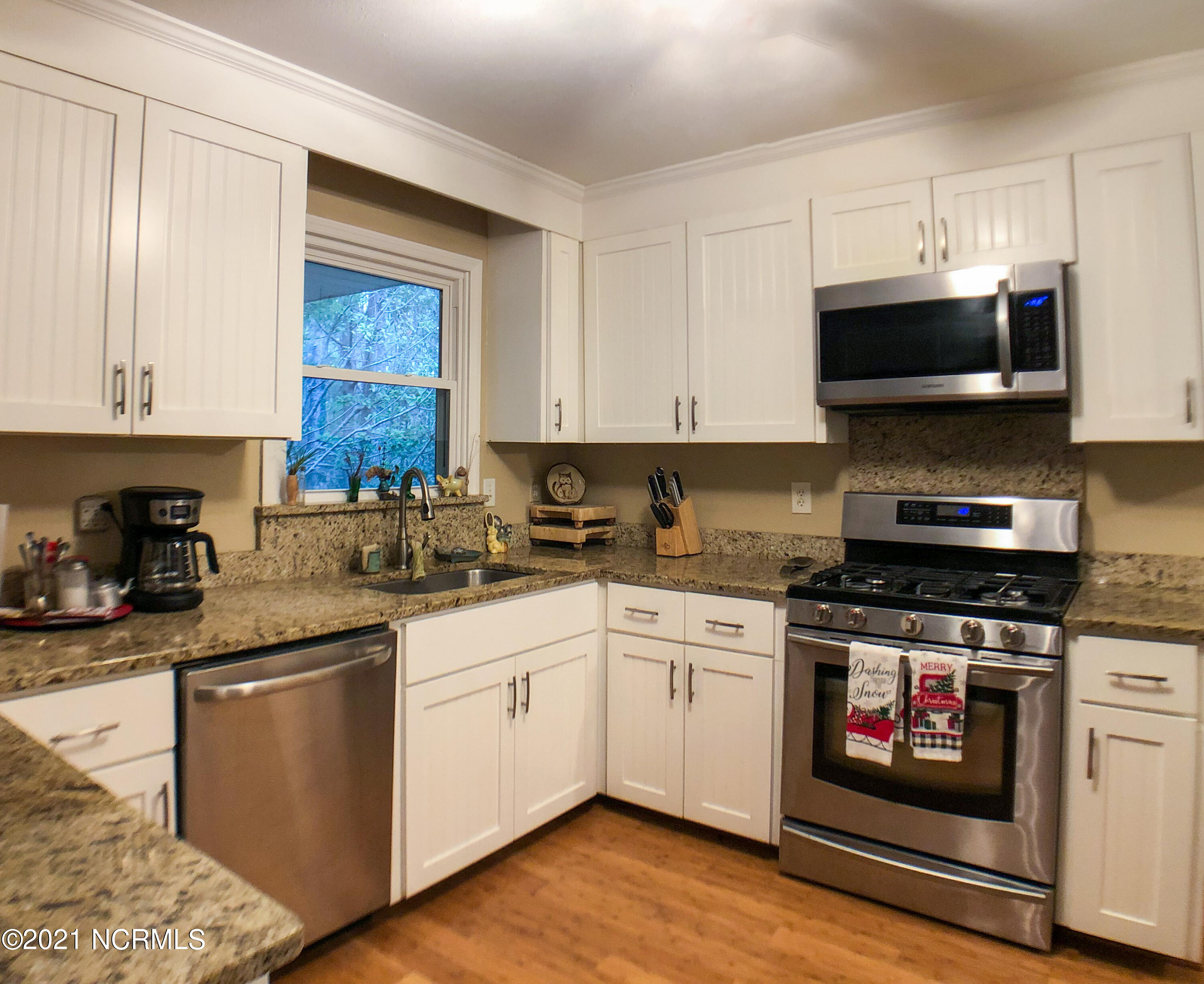 1020 Fillmore Road Southport, NC 28461 - Photo 8 of 22 Kitchen 2