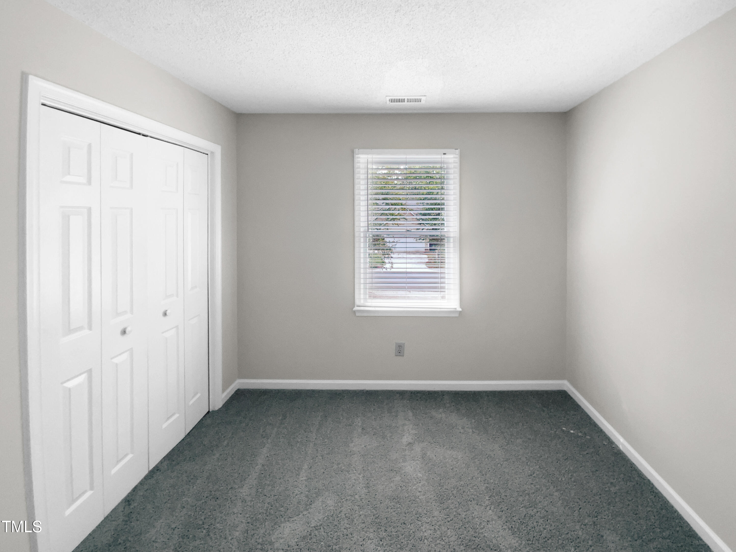 5444 Ingate Way Raleigh, NC 27613 - Photo 5 of 19 photo_05