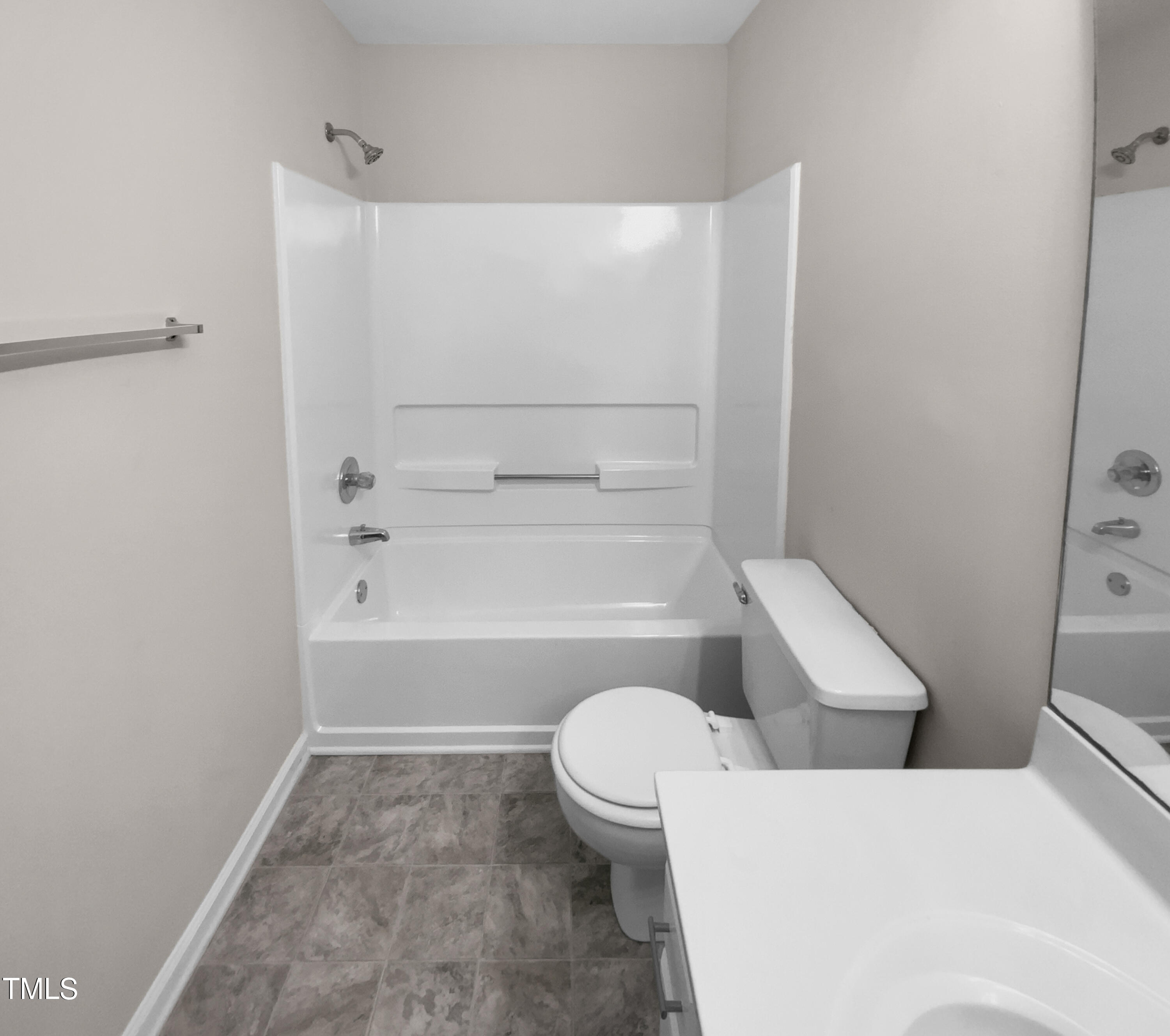 5444 Ingate Way Raleigh, NC 27613 - Photo 7 of 19 photo_07