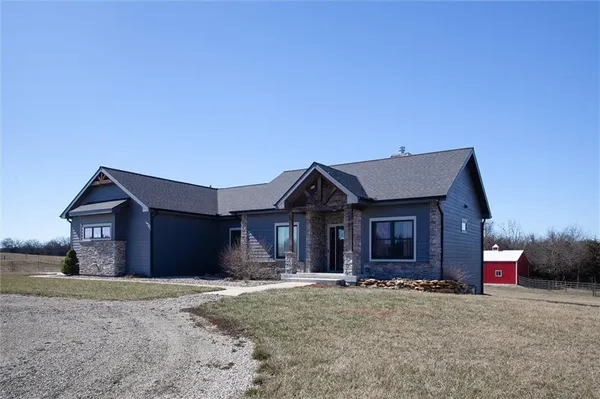 $999,000 | 537 East 550 Road, Overbrook, KS 66524