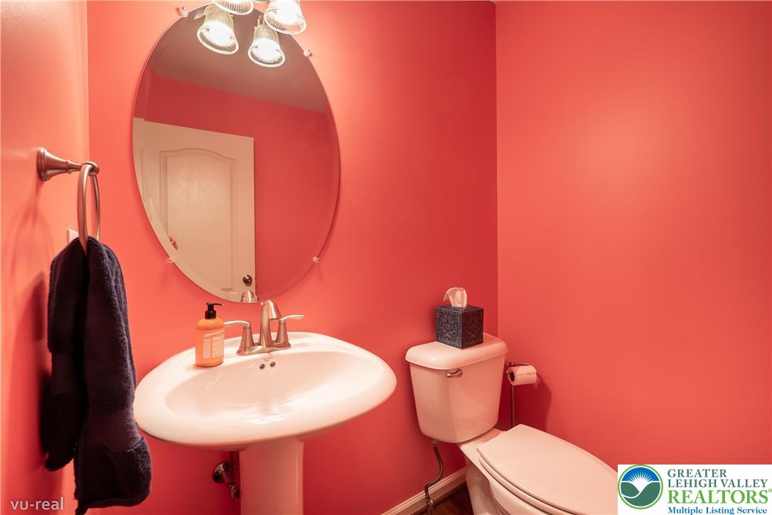356 Pennycress Road Allentown, PA 18104 - Photo 4 of 38