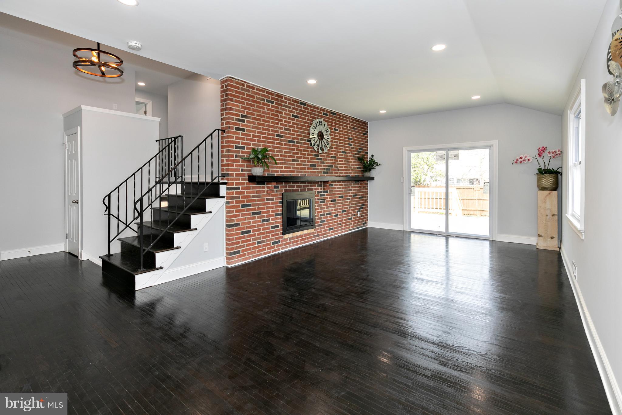 1109 York Road Cherry Hill, NJ 08034 - Photo 11 of 39 Living Room