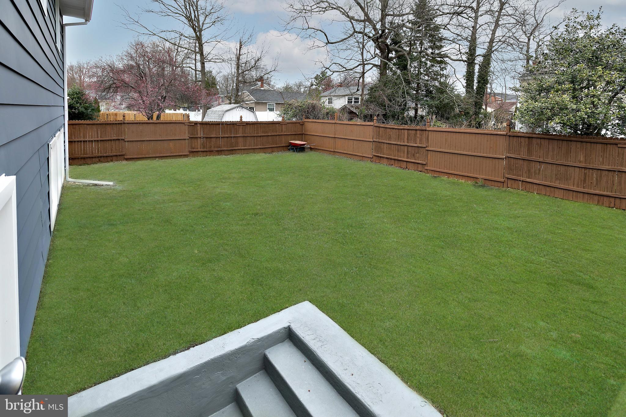 1109 York Road Cherry Hill, NJ 08034 - Photo 34 of 39 Staged Grass Photo