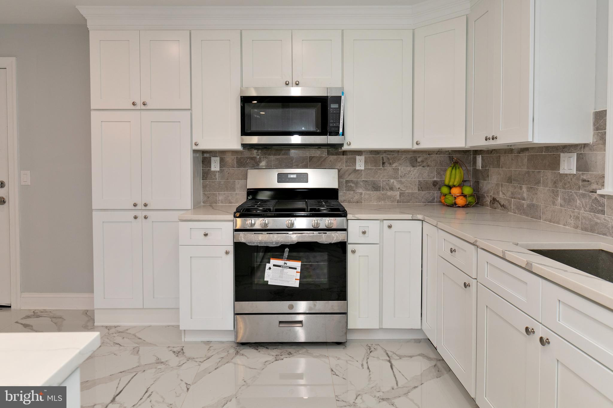 1109 York Road Cherry Hill, NJ 08034 - Photo 9 of 39 Kitchen- new appliances