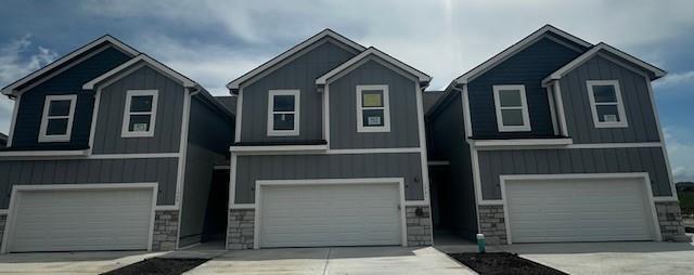 1679 Grayhawk Drive Basehor, KS 66007 - Photo 2 of 3