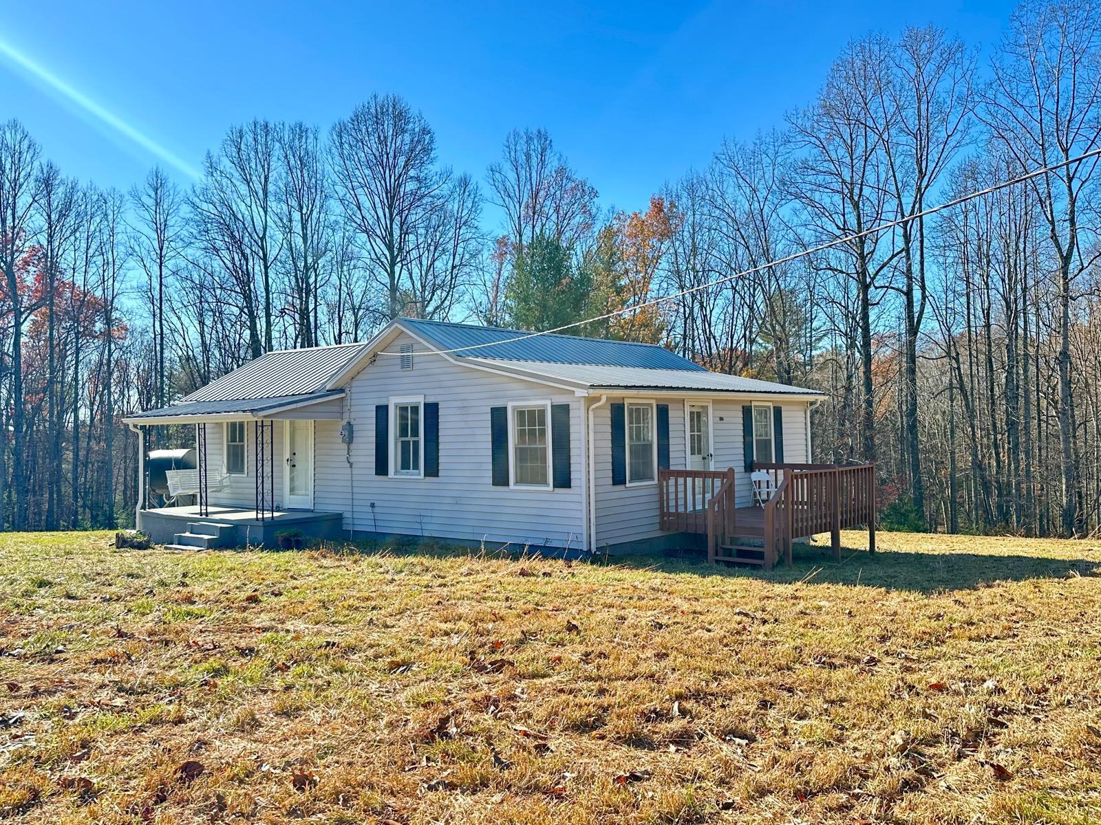 9462 Henry Road Henry, VA 24102 - Photo 19 of 29 PHOTO-2024-11-25-13-55-40_14