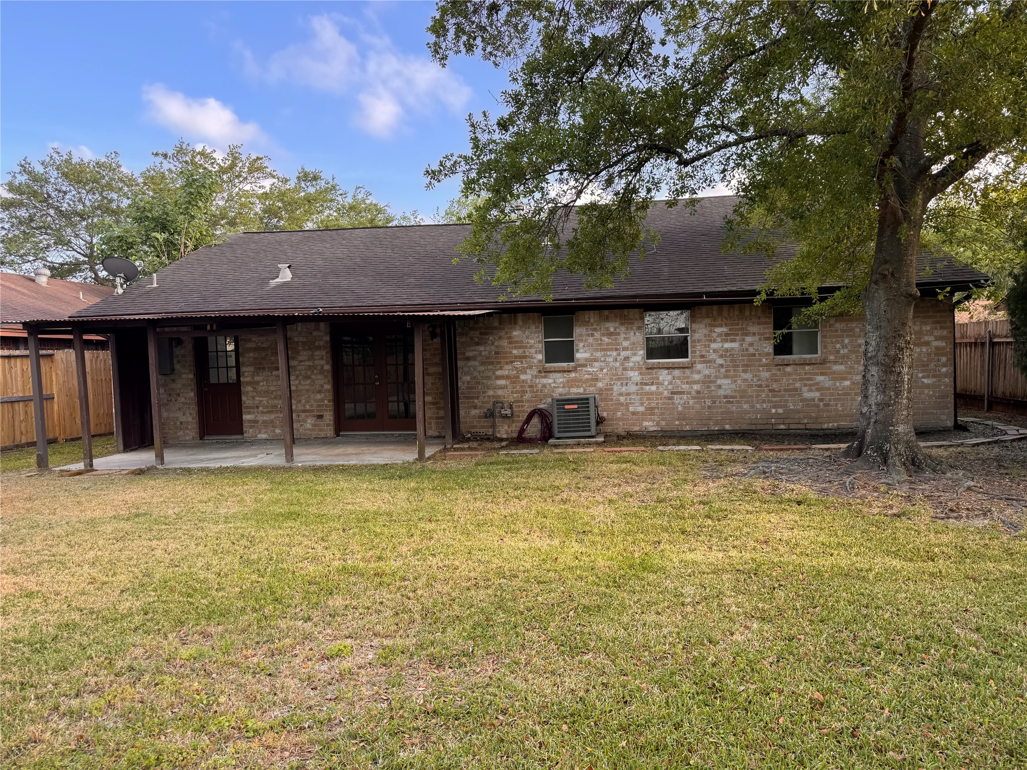 604 Briarclift Lane Baytown, TX 77521 - Photo 8 of 12