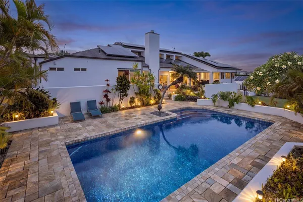 $3,900,000 | 2039 Laukahi Street, Honolulu, HI 96821