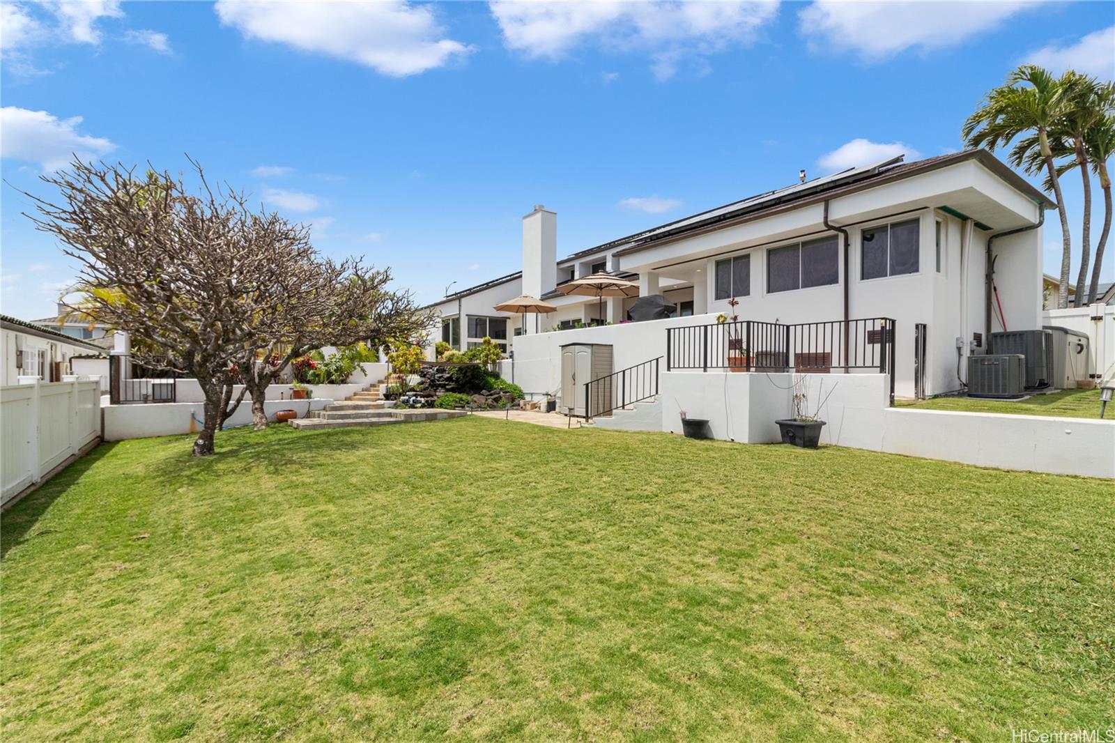 2039 Laukahi Street Honolulu, HI 96821 - Photo 22 of 25