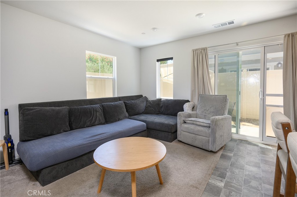 7276 Olive Grv Street Riverside, CA 92507 - Photo 5 of 20