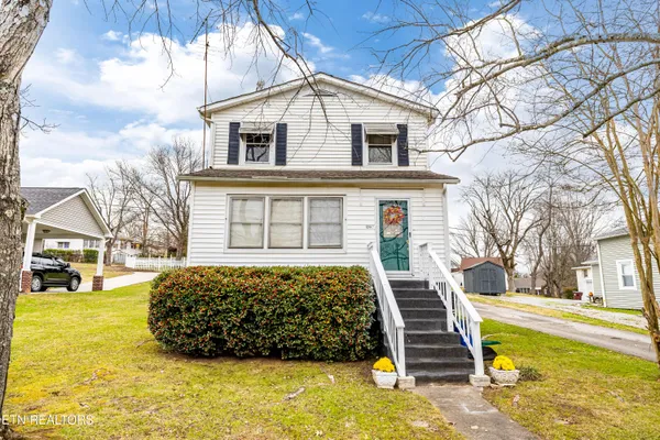 $349,500 | 1240 North Wright Road, Alcoa, TN 37701