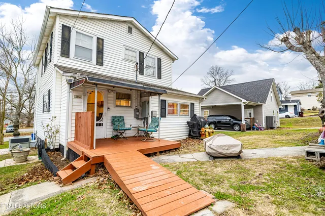 $375,000 | 1240 North Wright Road, Alcoa, TN 37701