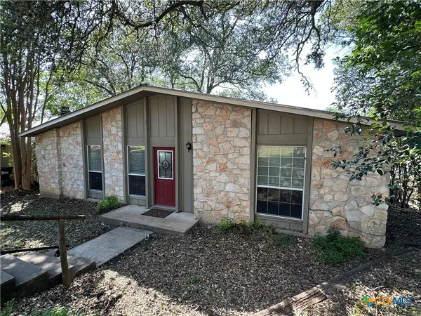 $1,700 | 904 Dale Drive, San Marcos, TX 78666