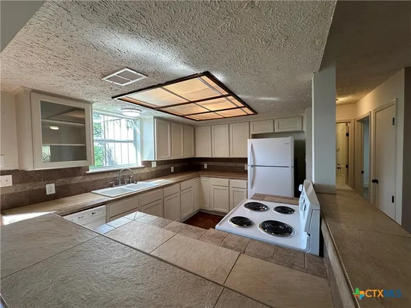 $1,700 | 904 Dale Drive, San Marcos, TX 78666