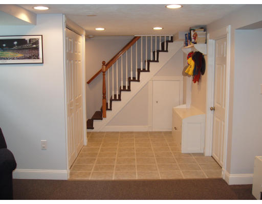 17 Nottingham Road Lynnfield, MA 01940 - Photo 11 of 15 Gallery Image 11