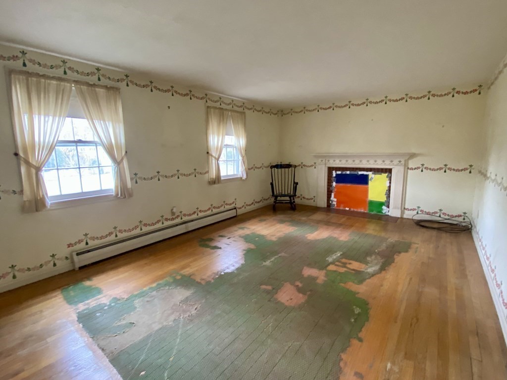 18 Druid Hill Road Springfield, MA 01129 - Photo 8 of 36 an empty room with windows