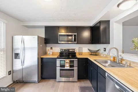 $325,000 | 15413 North Oak Court, Bowie, MD 20716