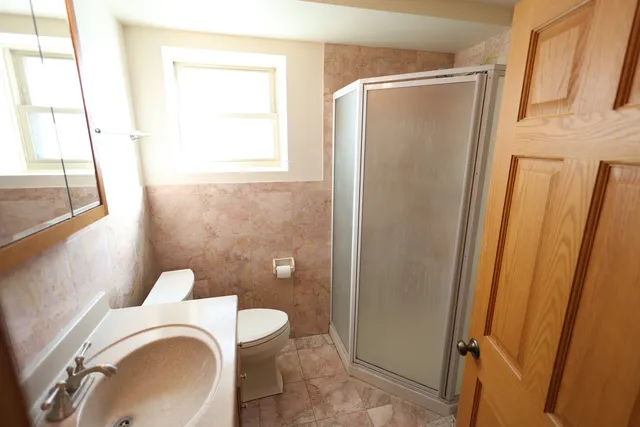 $1,550 | 9823 Linn Avenue, Unit 1, Schiller Park, IL 60176