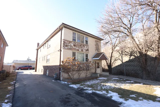 $1,550 | 9823 Linn Avenue, Unit 1, Schiller Park, IL 60176