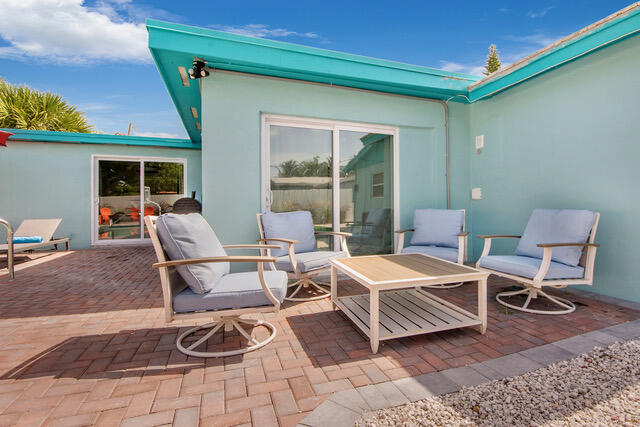 3131 Avenue H East Riviera Beach, FL 33404 - Photo 5 of 38 005LR1_5887