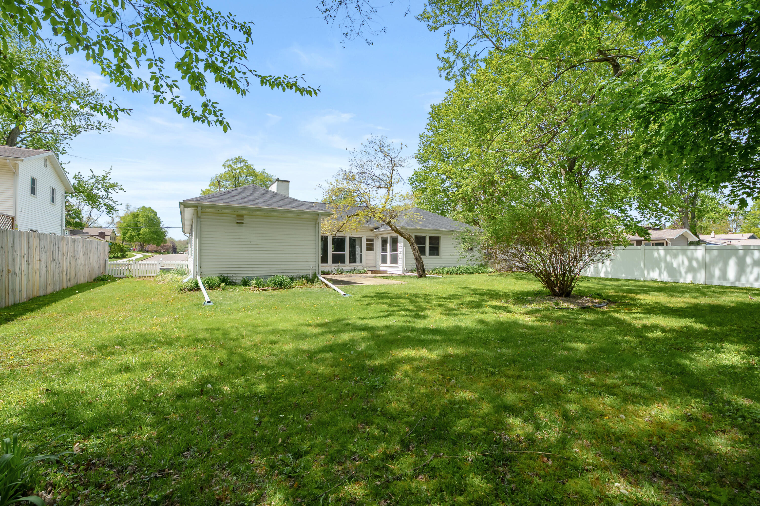 6817 Rothbury Street Portage, MI 49024 - Photo 37 of 51 Rothbury St 6817 Portage 49024-32