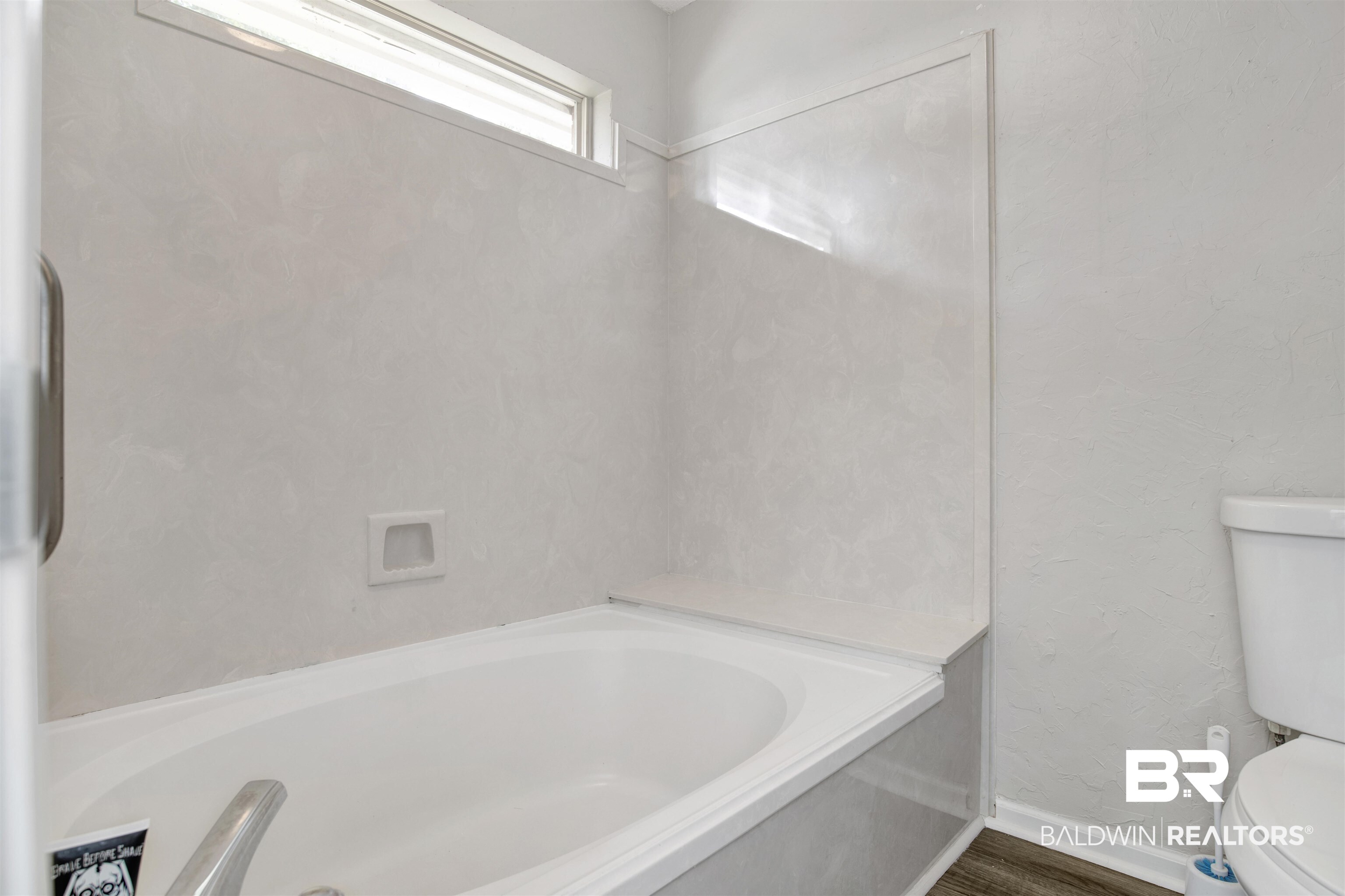 108 Rainer Circle Daphne, AL 36526 - Photo 15 of 25 Primary Bathroom
