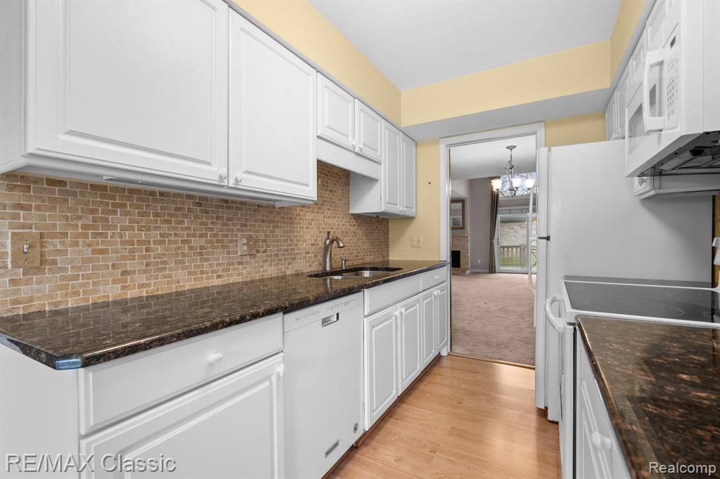 23127 Farmington Road Farmington, MI 48336 - Photo 21 of 51 Gallery Image 21