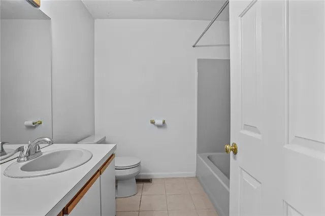 $289,000 | 1603 Plainfield Pike, Unit A2, Johnston, RI 02919