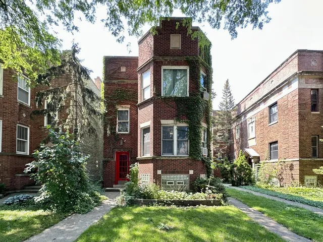 $2,300 | 6424 North Magnolia Avenue, Unit 1, Chicago, IL 60626