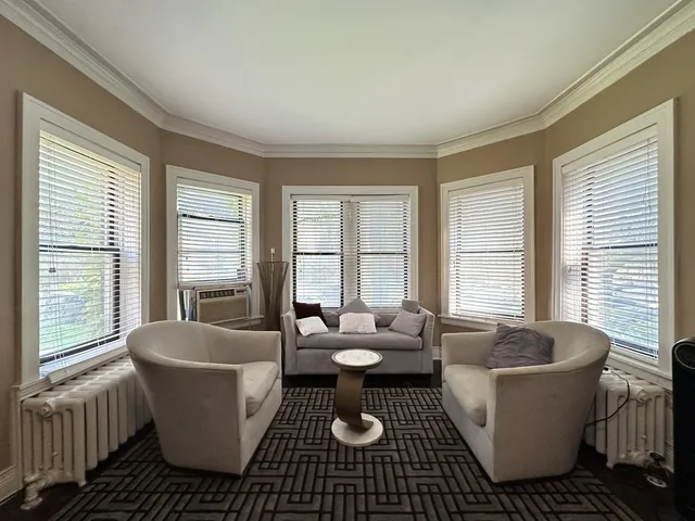 $2,300 | 6424 North Magnolia Avenue, Unit 1, Chicago, IL 60626