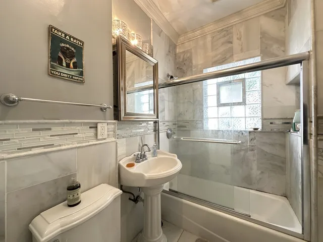 $2,300 | 6424 North Magnolia Avenue, Unit 1, Chicago, IL 60626