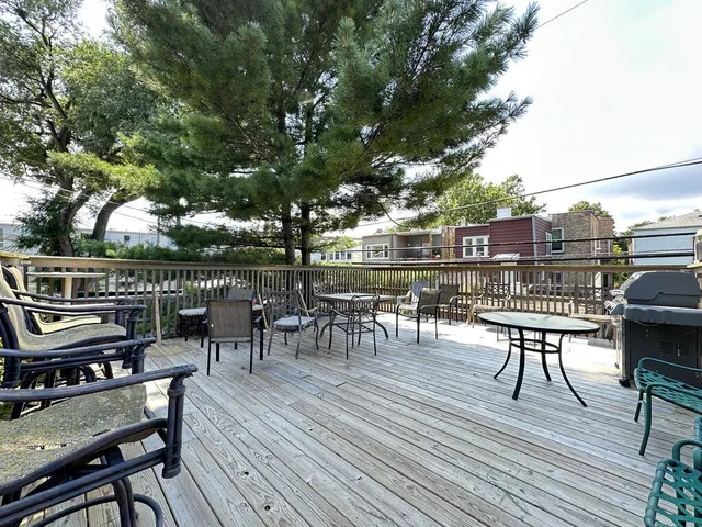 $2,300 | 6424 North Magnolia Avenue, Unit 1, Chicago, IL 60626