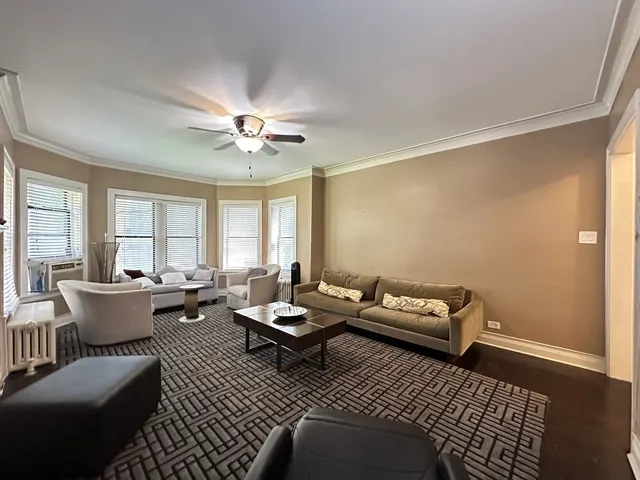 $2,300 | 6424 North Magnolia Avenue, Unit 1, Chicago, IL 60626