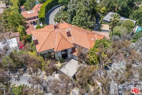 $2,495,000 | 2651 La Cuesta Drive, Los Angeles, CA 90046