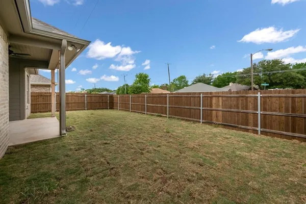 $409,990 | 336 Camellia Drive, Hewitt, TX 76643