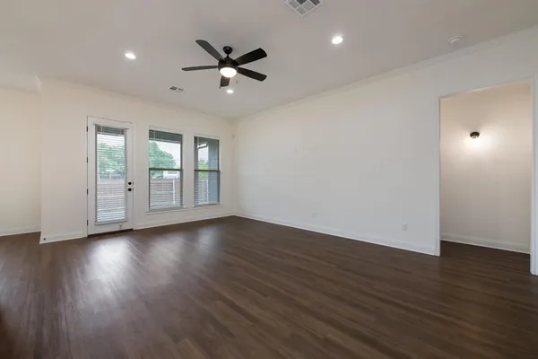 $409,990 | 336 Camellia Drive, Hewitt, TX 76643