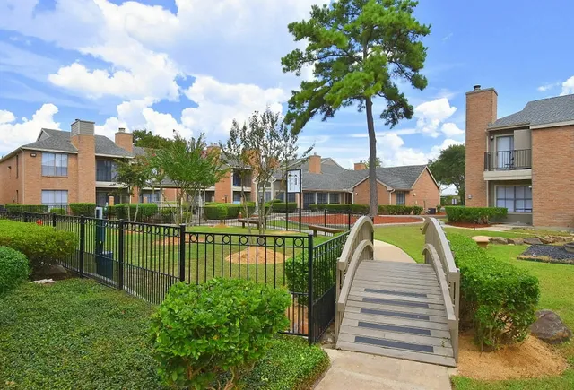 $884 | 1230 Farm To Market 1960 Bypass Road East, Unit 1101, Humble, TX 77338