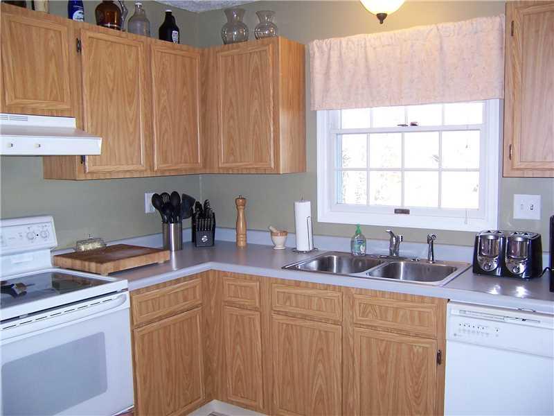 102 Holland Drive Butler, PA 16002 - Photo 2 of 25 Kitchen.