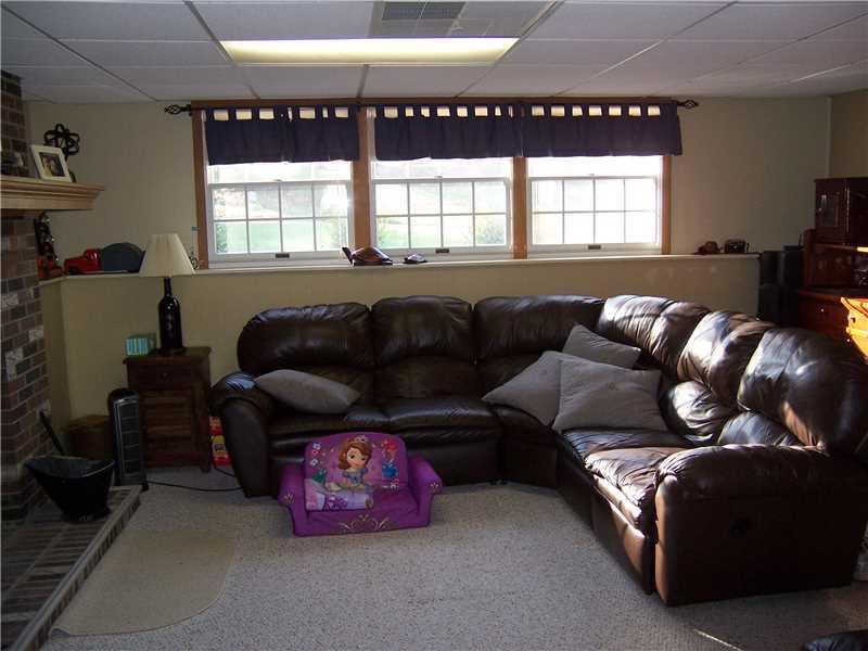 102 Holland Drive Butler, PA 16002 - Photo 11 of 25 Family Room.