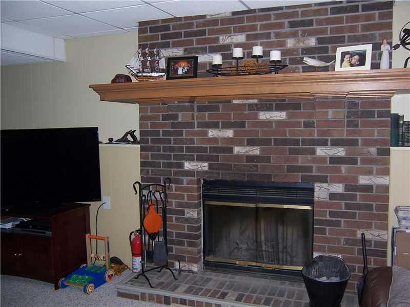 102 Holland Drive Butler, PA 16002 - Photo 10 of 25 Family Room.