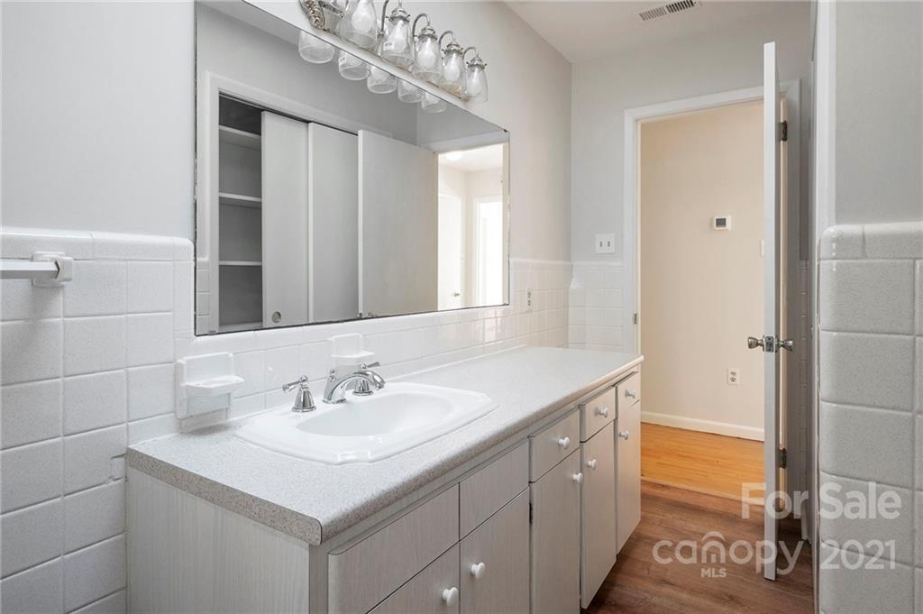 111 Overlook Road Asheville, NC 28803 - Photo 24 of 31 Gallery Image 24
