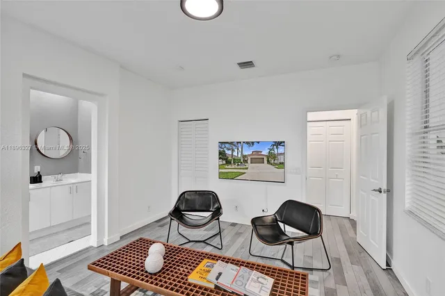 $6,000 | 1725 Winterberry Lane, Unit 1725, Weston, FL 33327